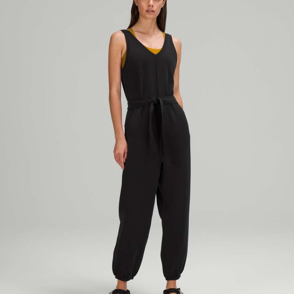*BNWT* lululemon Ease of it All V-Neck Jumpsuit - Size 2